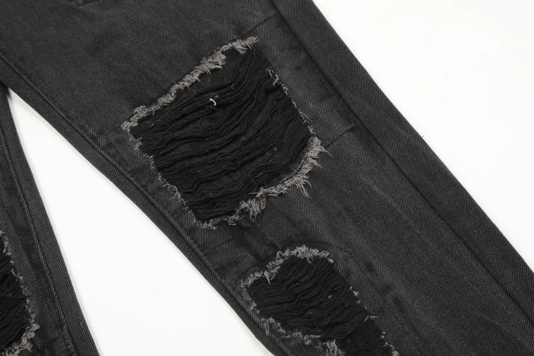 #8020 P246💰 GALLERY DEPT. Skull hand-stitched distressed distressed jeans - Original purchased and patterned to truly restore the ultimate vintage texture - Original hardware accessories, washed and other elevators, QR code analysis are all purchased from the original factory, high degree of restoration, you are welcome to compare with a certain product~ - Three-dimensional version Loose and comfortable, not picky about the figure, tall and slim, factory Seiko, original factory quality control, same style for men and women, can be matched with couples, versatile recommendation Essential jeans for all seasons Color: Distressed Black Size: S-XXL (28-36)